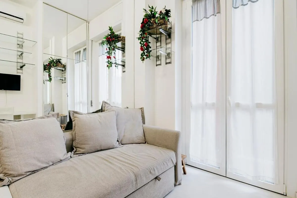 Elegant And Comfortable Mini Studio Milan Apartment